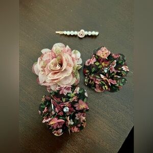 Flower hair clips